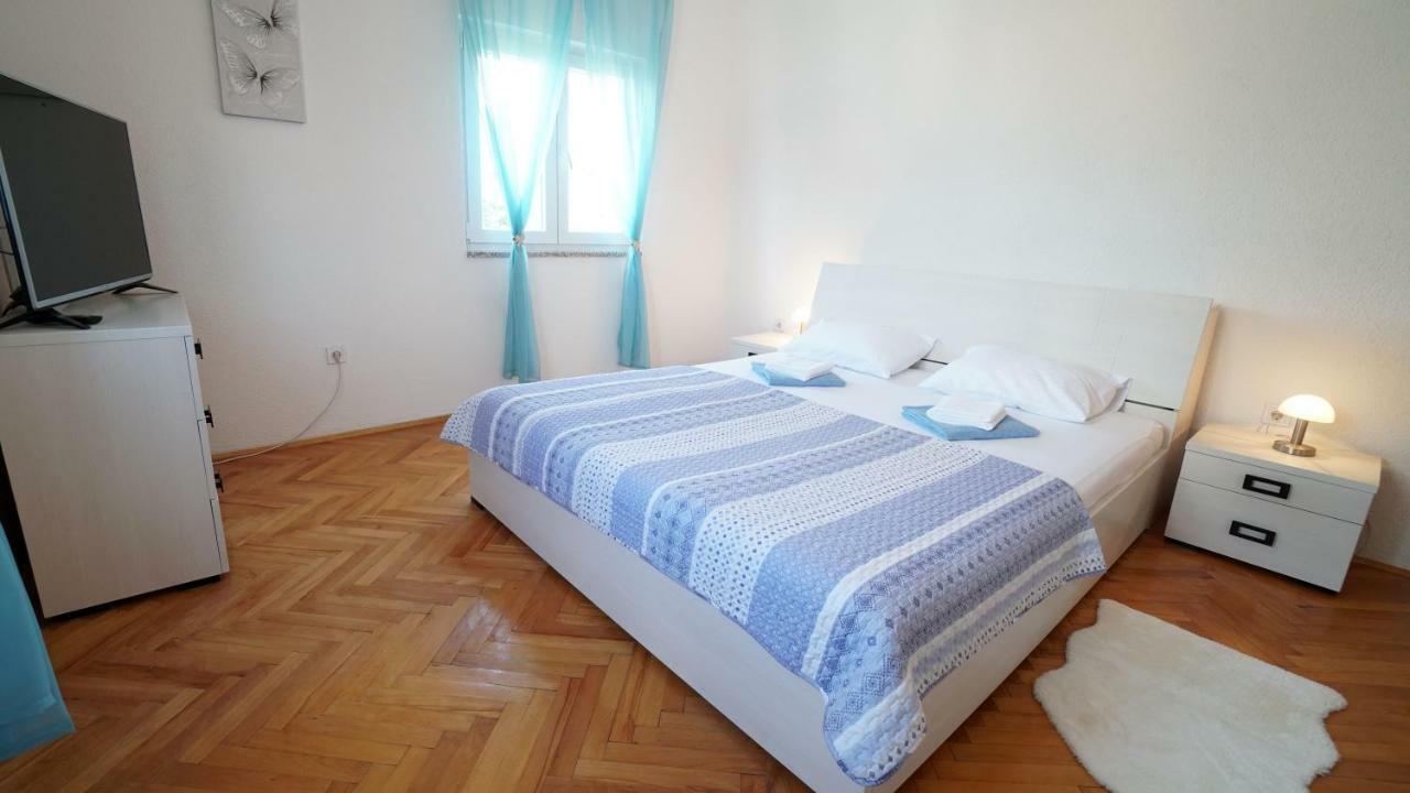 Apartment Ana Vinjerac Exterior photo